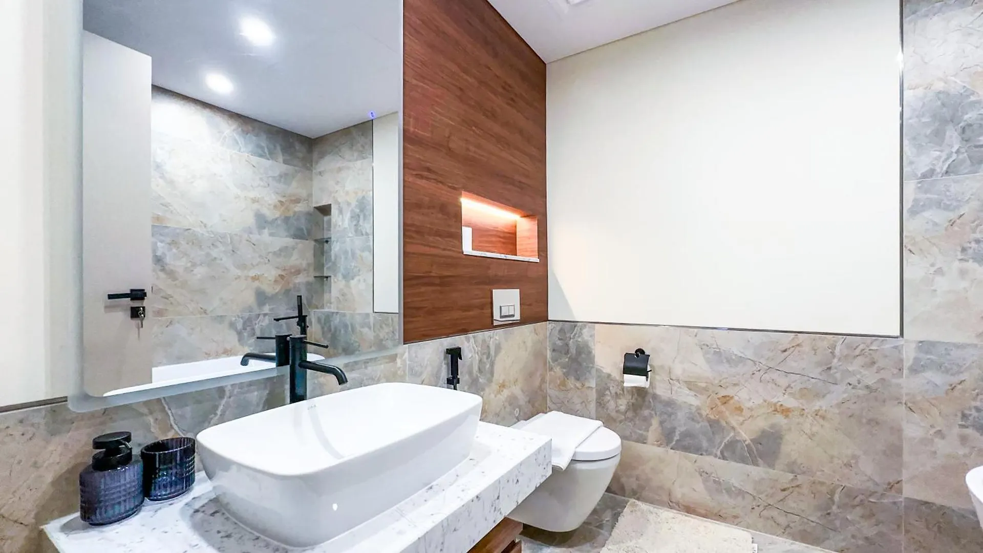 Lägenhet Spacious 3Br In Lamtara, Burj View Dubai